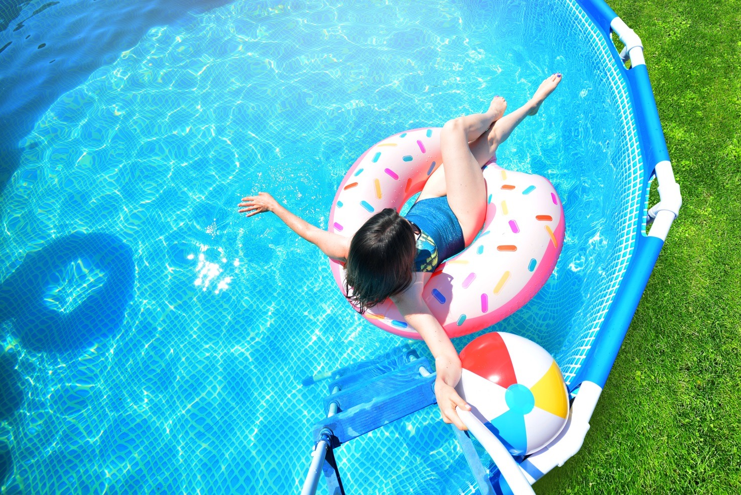 piscina inflable, flotadores y juguetes de agua